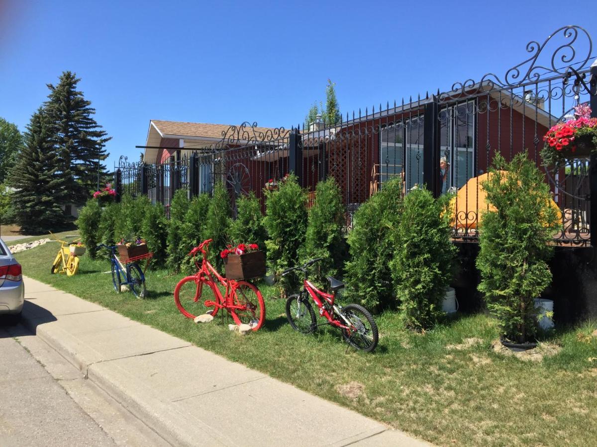 The Calgary Hub Hostel Style Home YYC Exterior foto