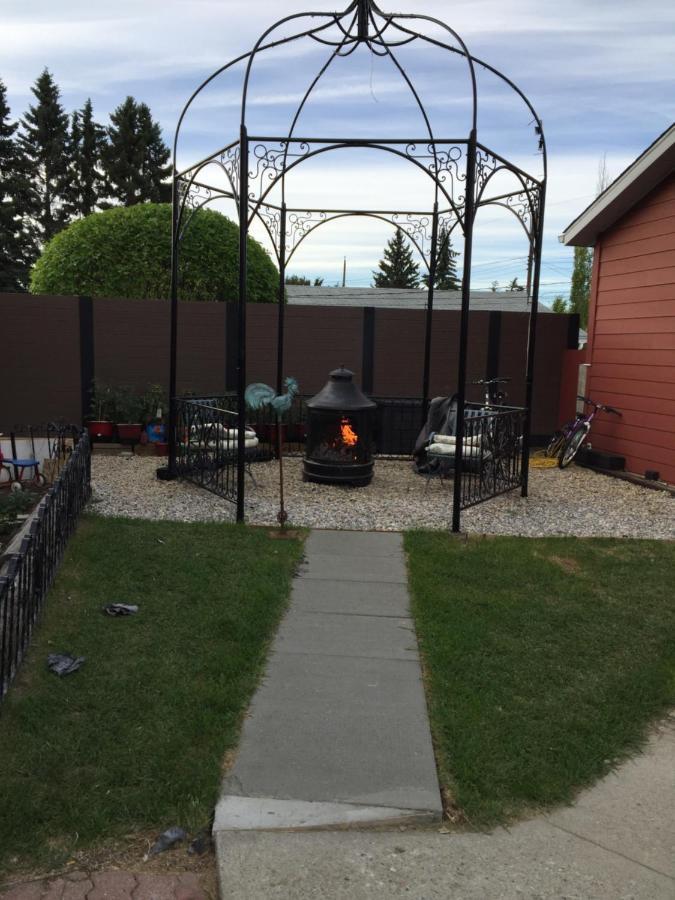 The Calgary Hub Hostel Style Home YYC Exterior foto
