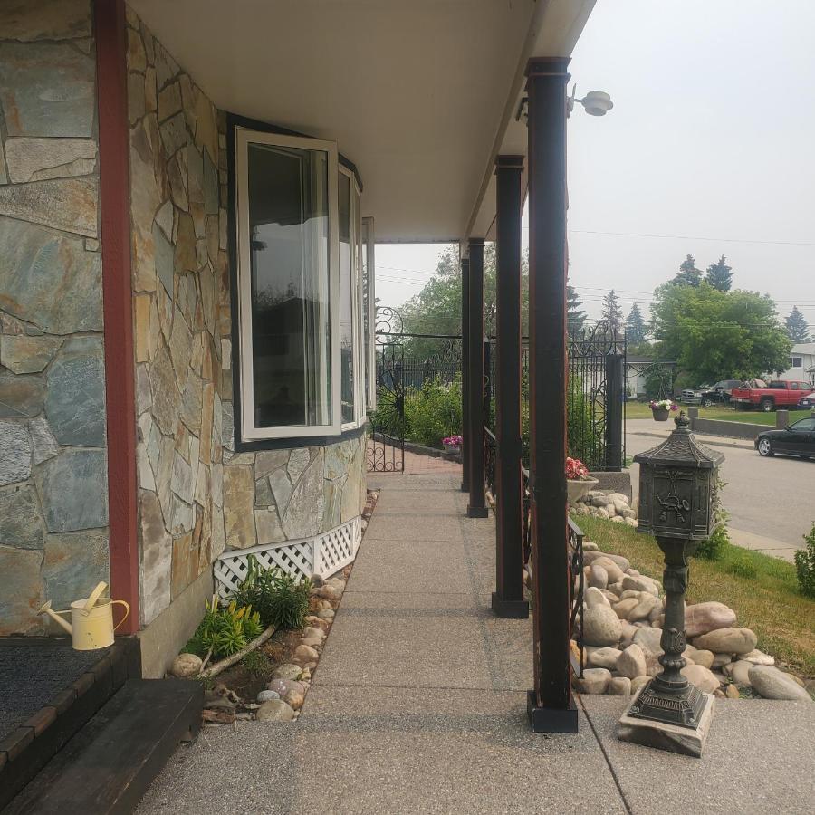 The Calgary Hub Hostel Style Home YYC Exterior foto