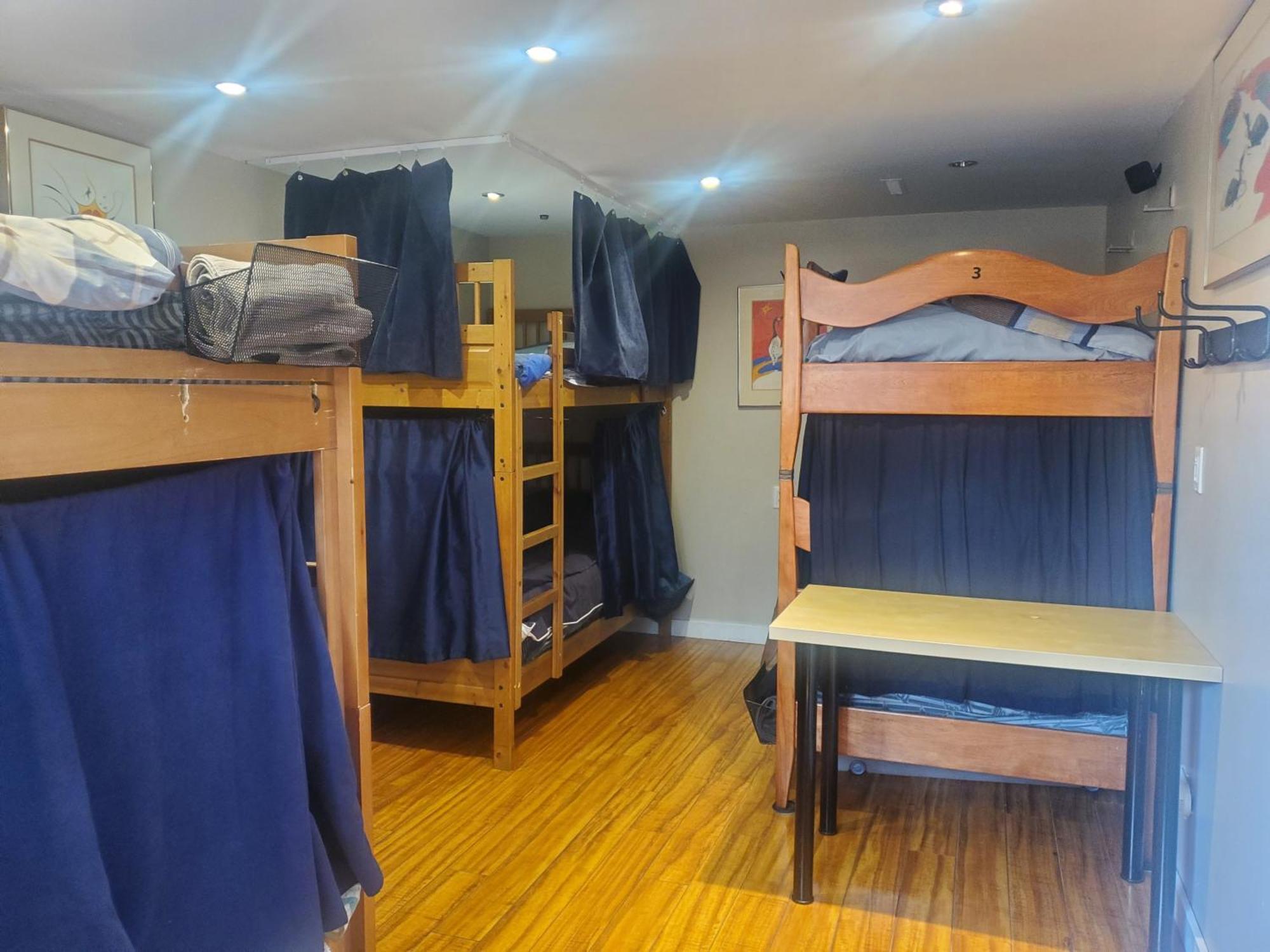 The Calgary Hub Hostel Style Home YYC Exterior foto